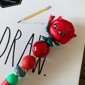 Disney Doorables: Alice in Wonderland: Rose handmade beaded pen